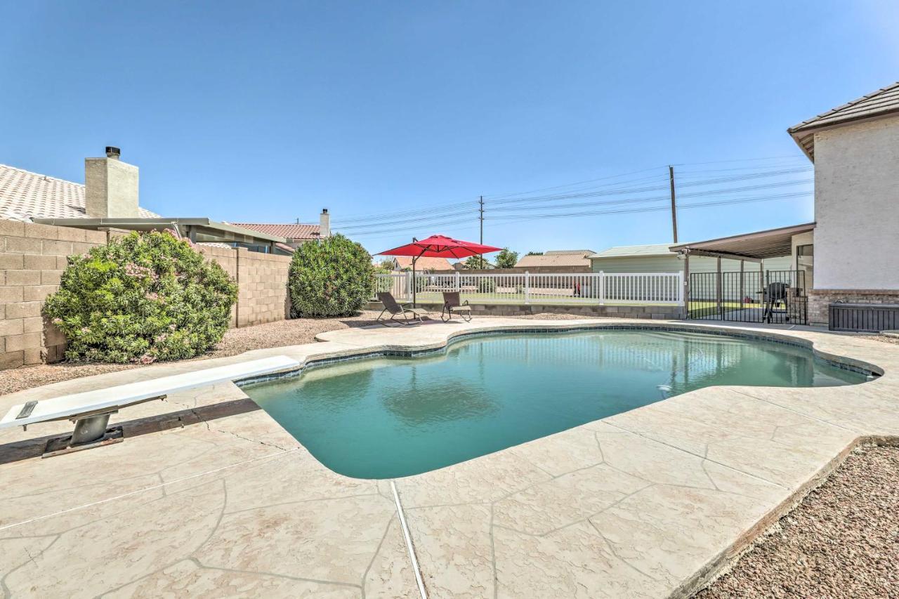 With Grill, Fire Pit And Pool Access *